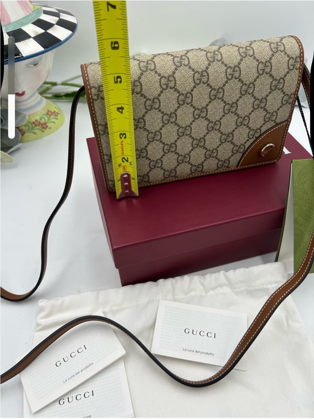 Women's Gucci Beige GG Supreme Crossbody wallet in a strap . NWT - Picture 8 of 15